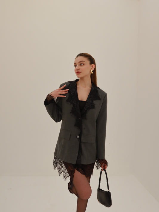 Dantel detaylı gri ceket elbise