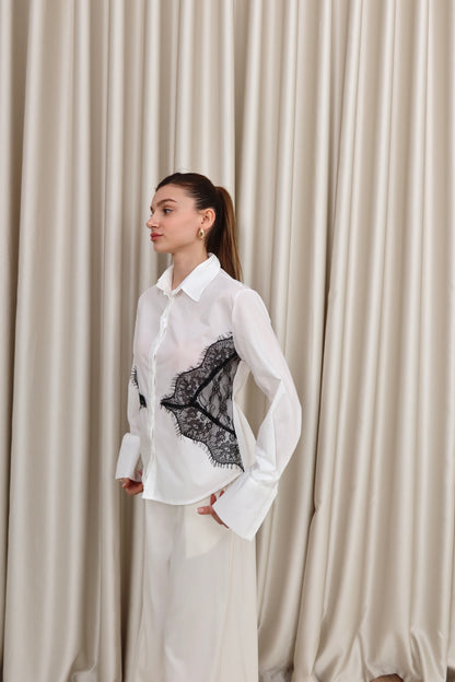 Beyaz dantel detay belden bağlamalı gömlek
