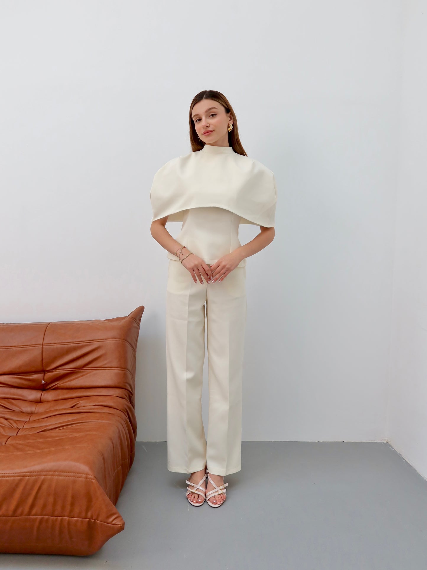 Krem Pelerinli 3’lü takım