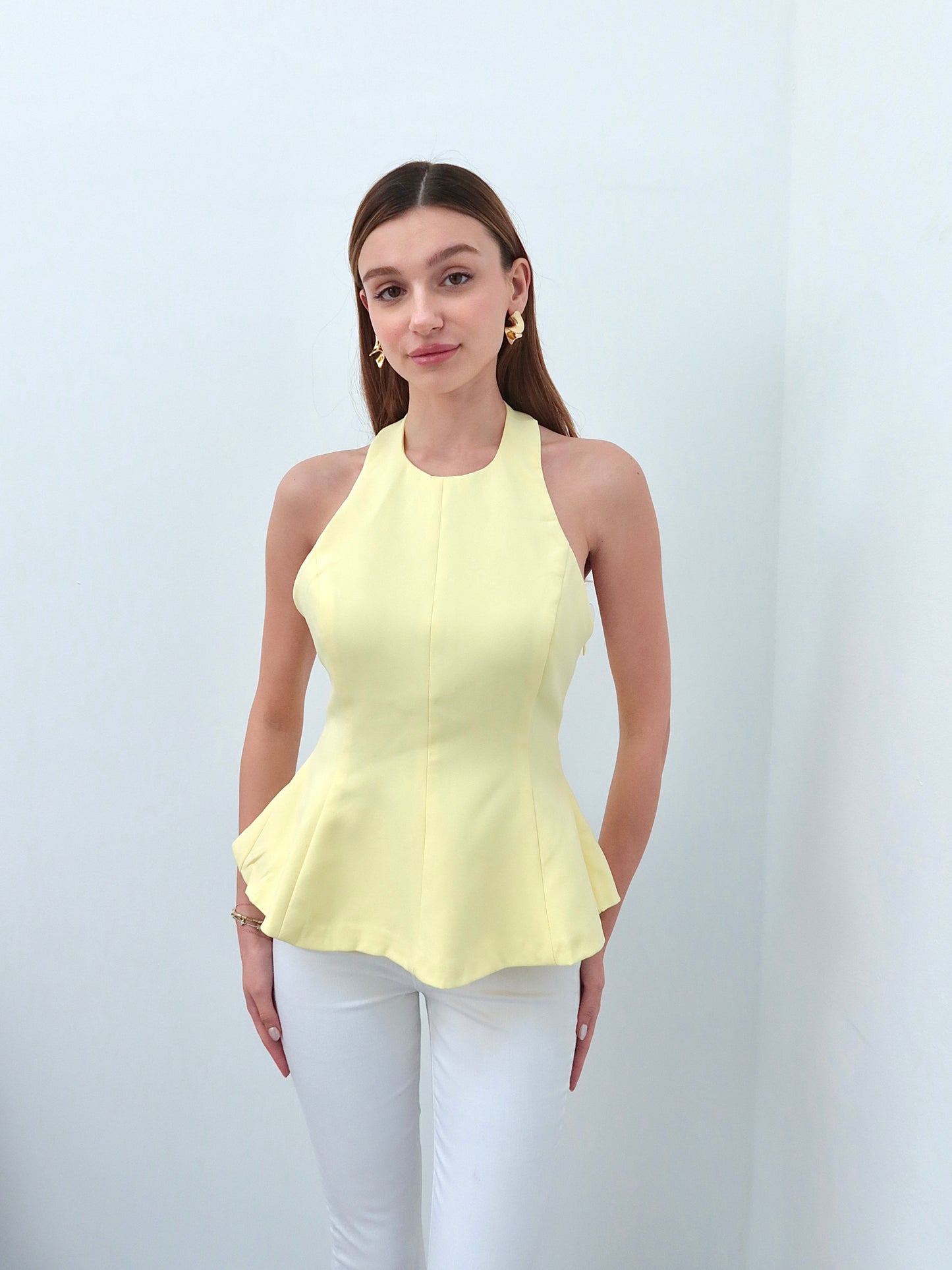 Sarı boyundan bağlamlı bluz