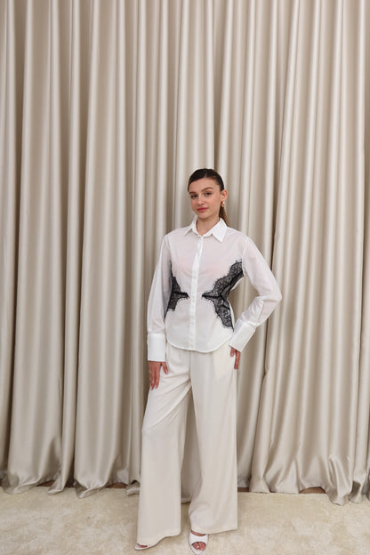 Beyaz dantel detay belden bağlamalı gömlek