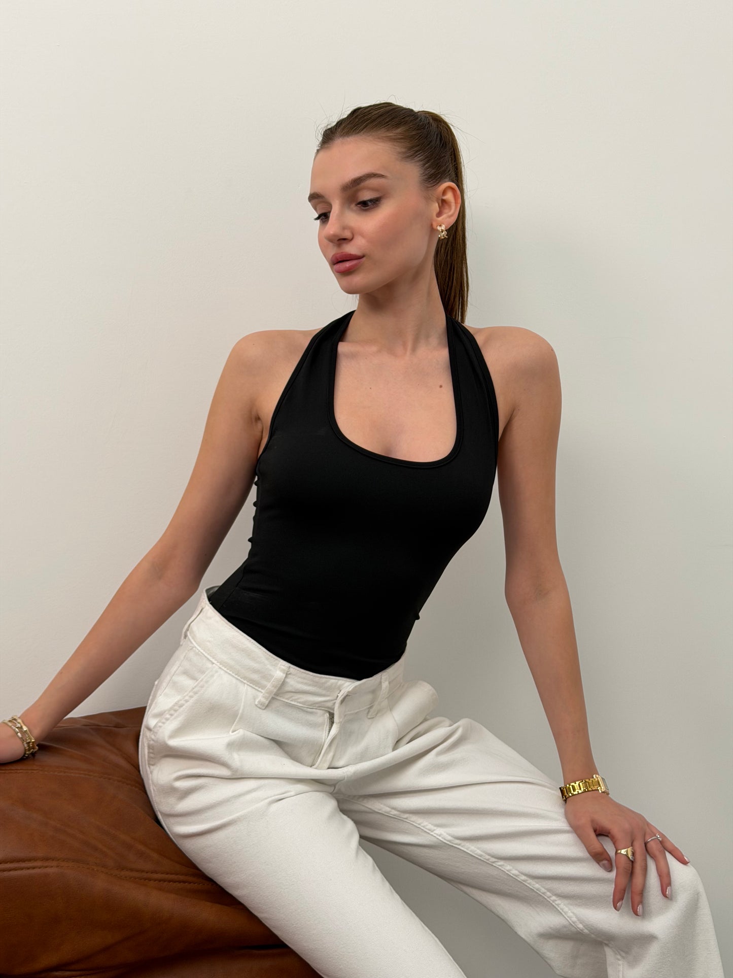 Siyah halter yaka çıtçıtlı body