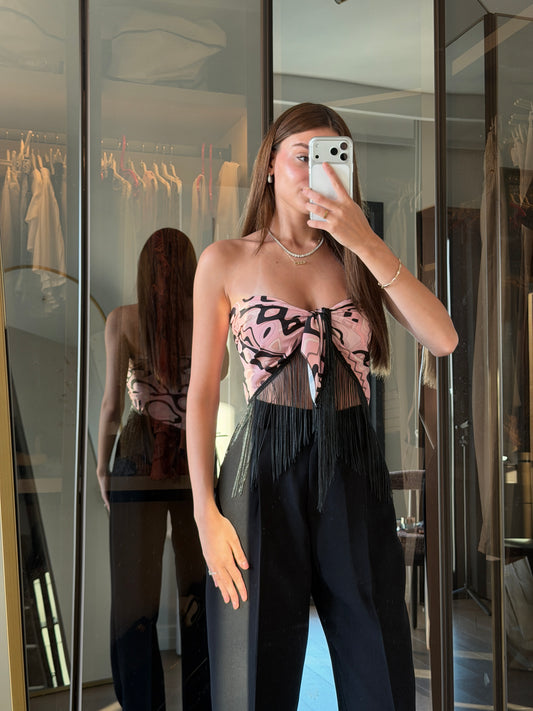 Siyah desenli püsküllü şal