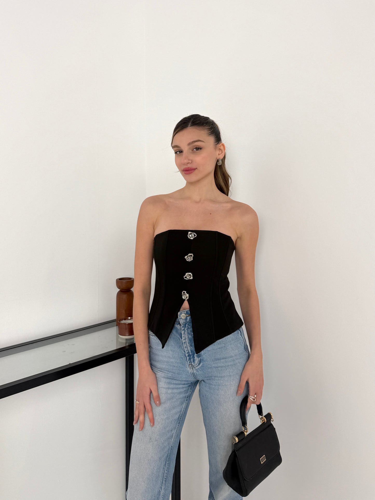 Siyah taş detaylı korse
