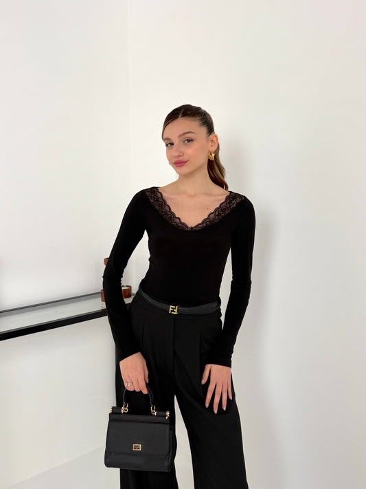 Dantel detay bluz