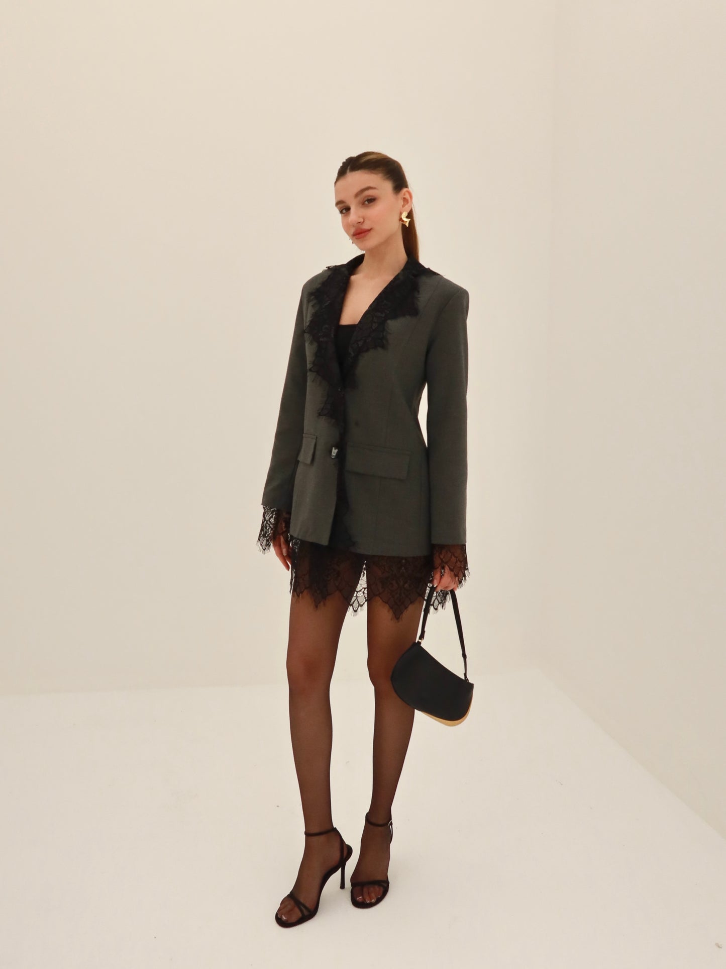 Dantel detaylı gri ceket elbise