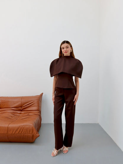 Kahverengi pelerinli 3’lü takım