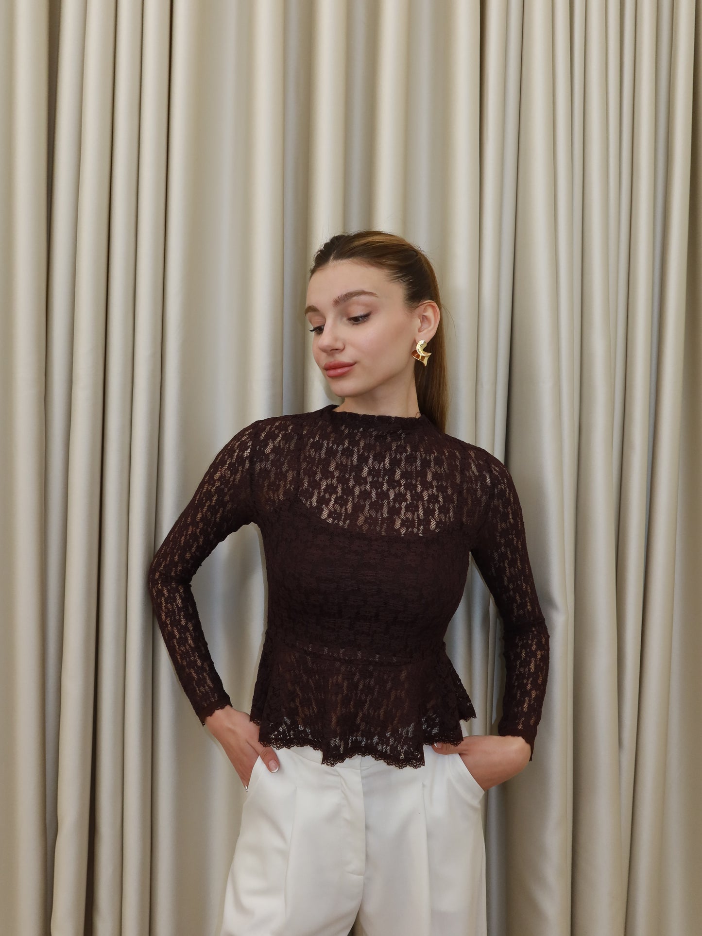 Astarlı Kahverengi Dantel Bluz