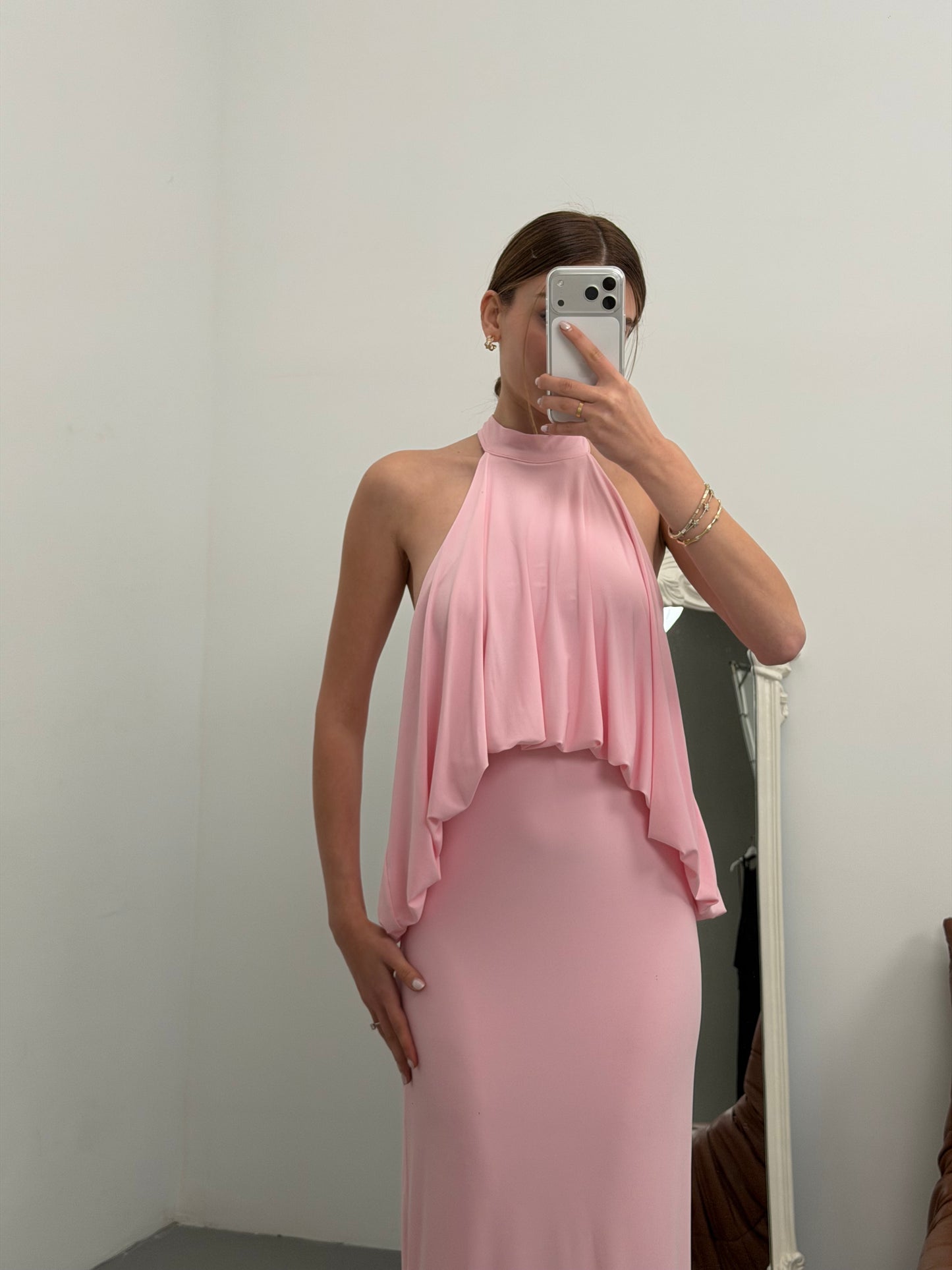 Pembe Halter yaka sırt dekolteli elbise