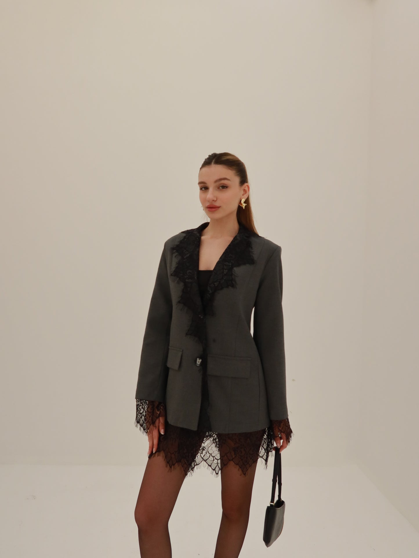 Dantel detaylı gri ceket elbise