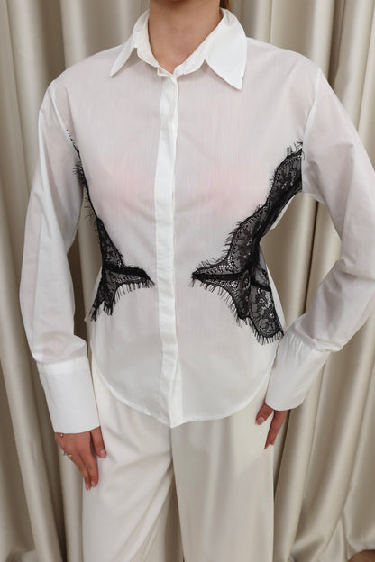 Beyaz dantel detay belden bağlamalı gömlek
