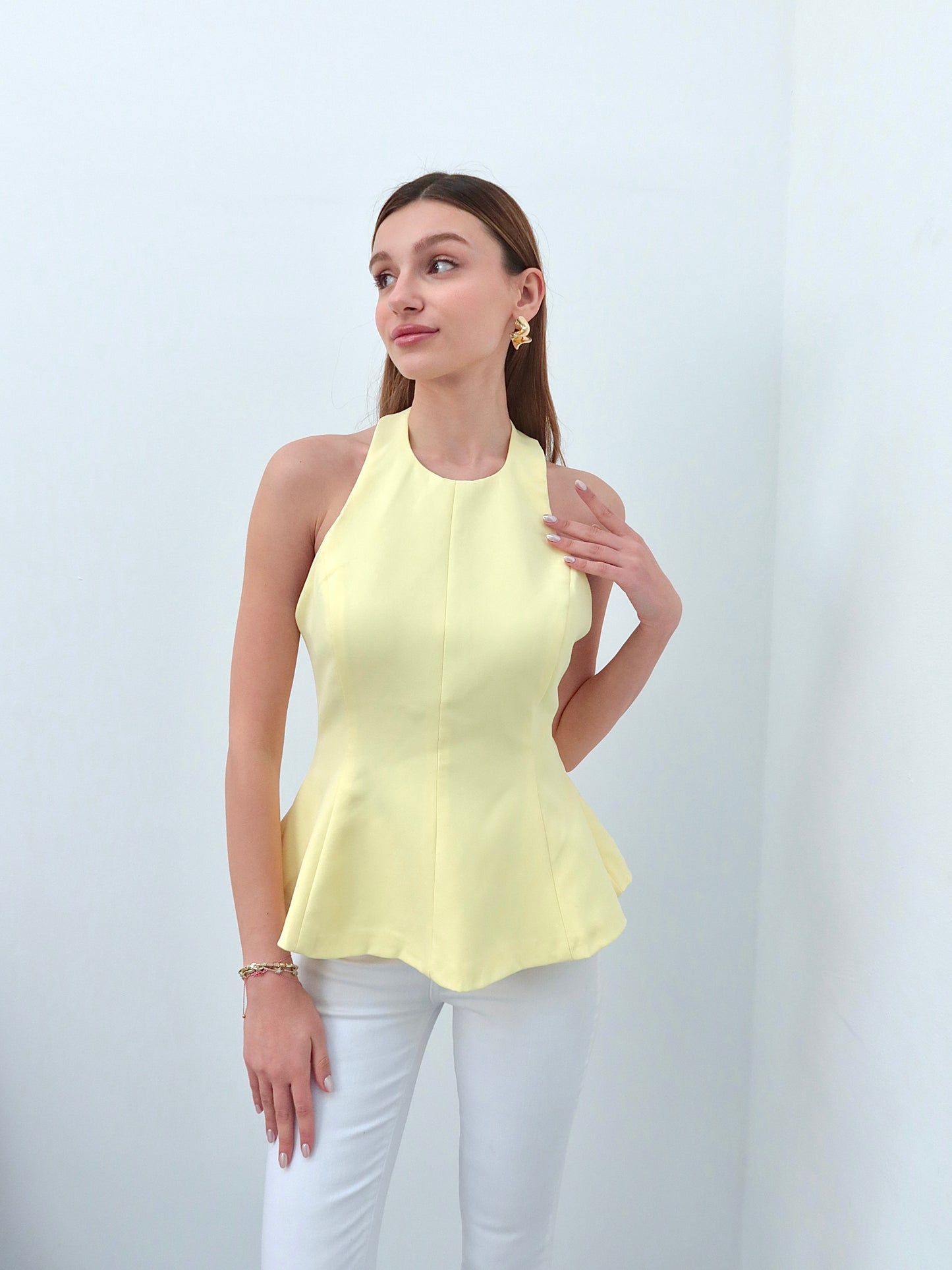 Sarı boyundan bağlamlı bluz