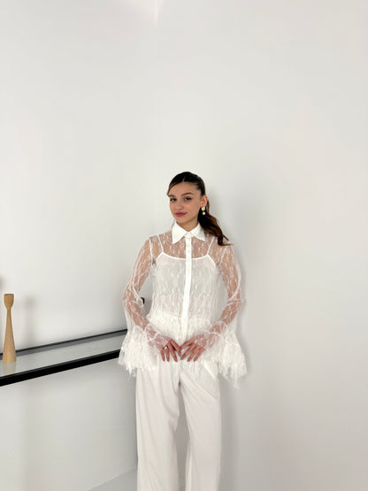 Beyaz dantel gömlek