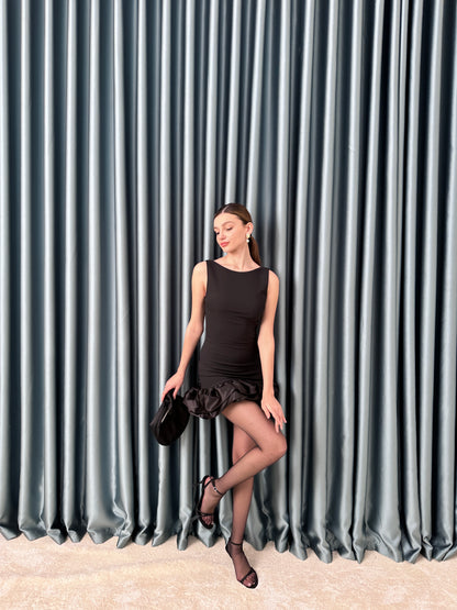 Saten fırfırlı elbise