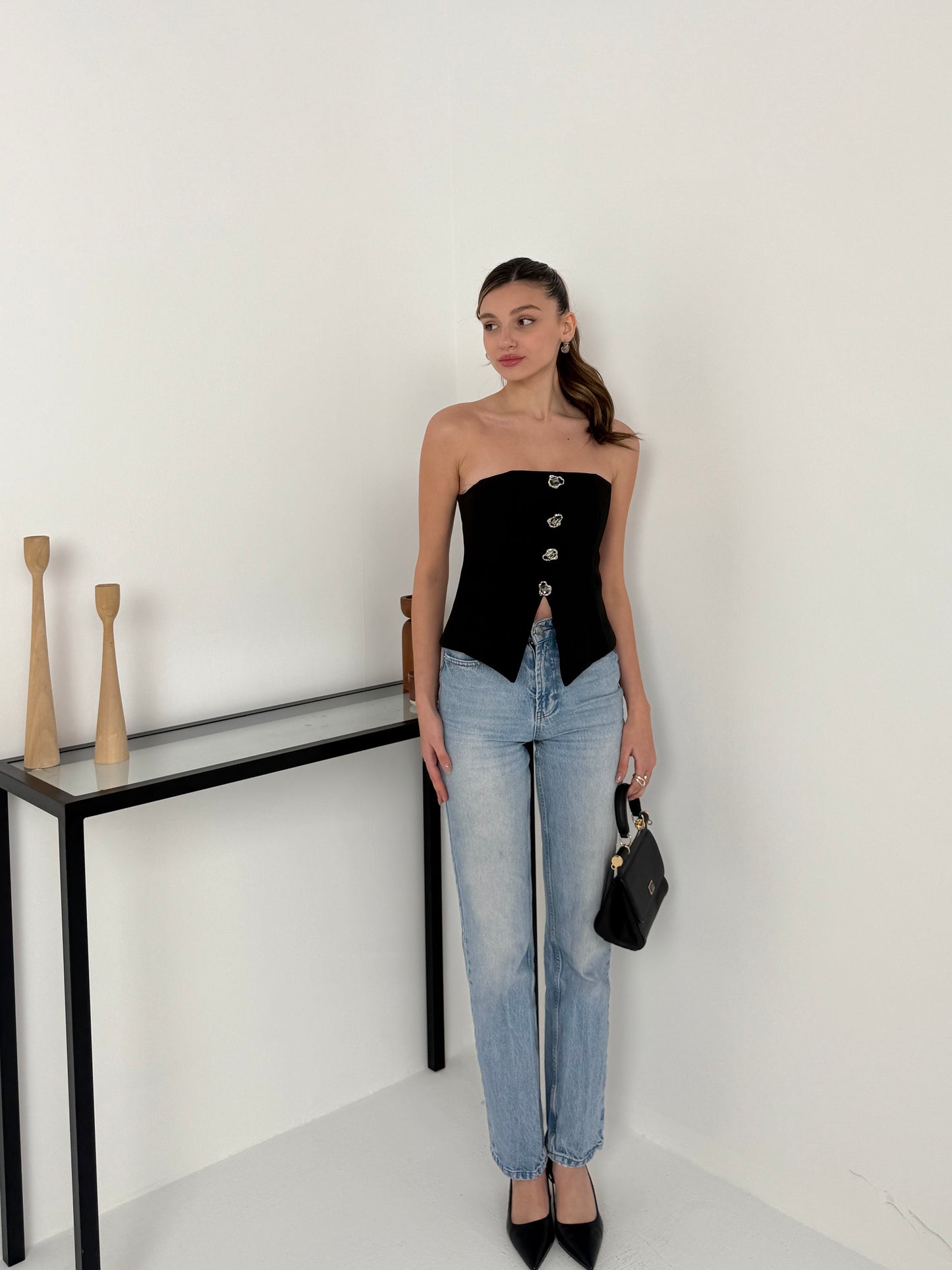 Siyah taş detaylı korse